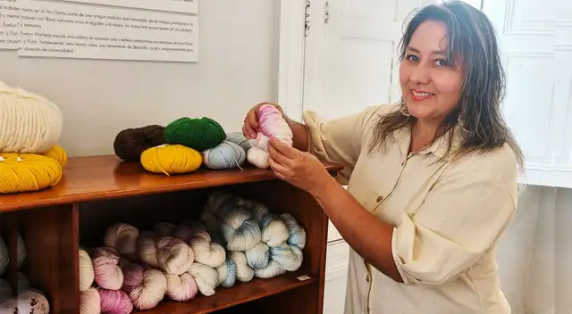 Evelyn Monteza destaca por su labor con artesanos que laboran sus productos hecho a mano.