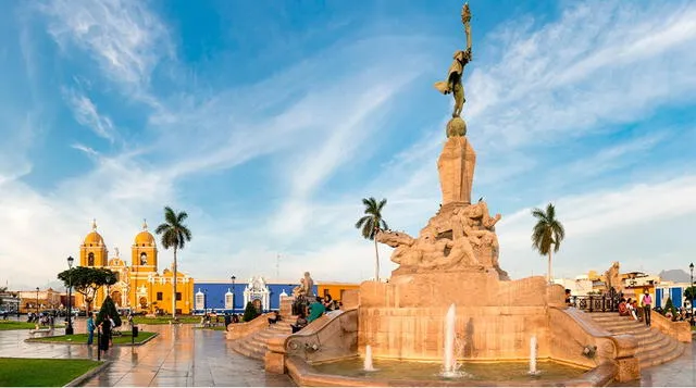 Plaza de Armas de Trujillo.  