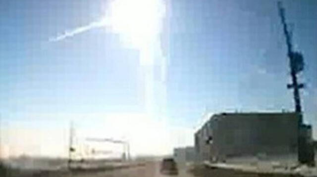 Imágenes del Meteorito caído en Rusia y que dejó más de 500 afectados.