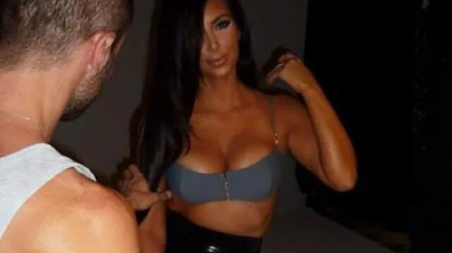Kim Kardashian muestra en sexy sesión de fotos el embarazo de sus gemelos.