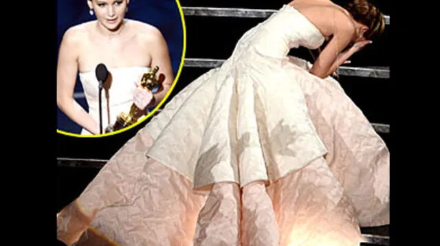 Jennifer Lawrence cae antes de recoger su Oscar por Juegos del Destino.