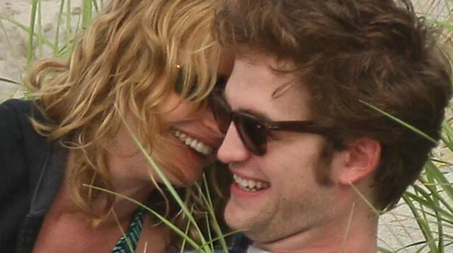 Robert Pattinson y Emilie de Ravin durante la filmación de Recuérdame (2009).
