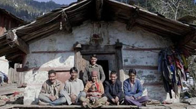 Rajo Verma vive con sus cinco esposos, todos ellos hermanos.