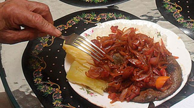El secreto del chef: Para un mejor sabor agrega al final de la cocción culantro finamente picado. El secreto del chef: Para un mejor sabor agrega al final de la cocción culantro finamente picado.