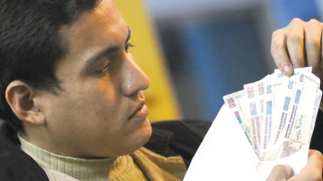 Deben ser personas con un ingreso constante y antecedentes de pagos puntuales Deben ser personas con un ingreso constante y antecedentes de pagos puntuales