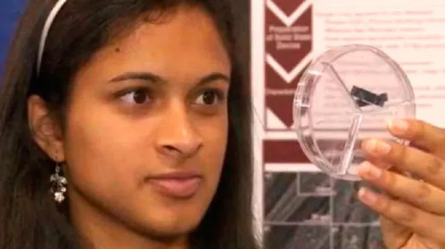 Eesha Khare, estudiante de 18 años que inventó dispositivo para cargar baterías en 20 segundos.