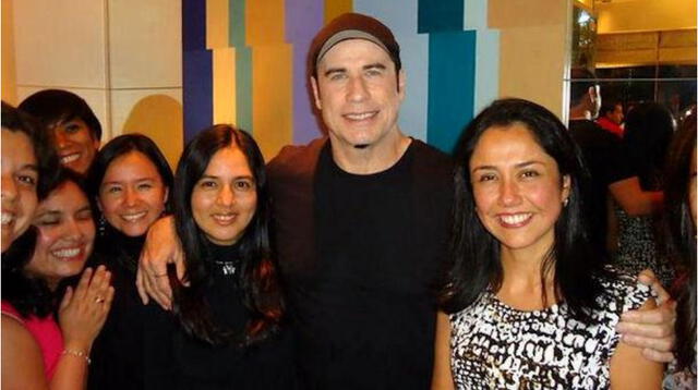 John Travolta se tomó fotos con Nadine Heredia.