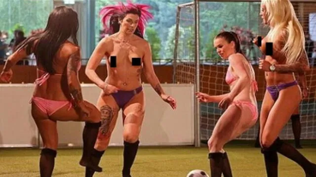 Mujeres desnudas en torneo de fútbol XXX.