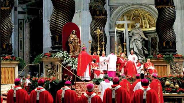 En diciembre Juan Pablo II sería declarado santo.