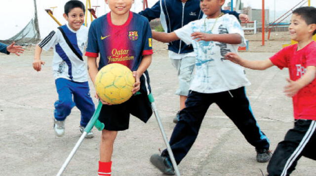Koki, el niño discapacitado que conoció a Lionel Messi.