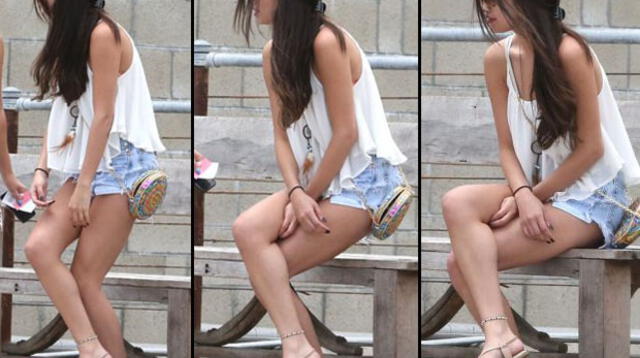 Selena Gomez usando los mismos shorts durante un paseo en la playa