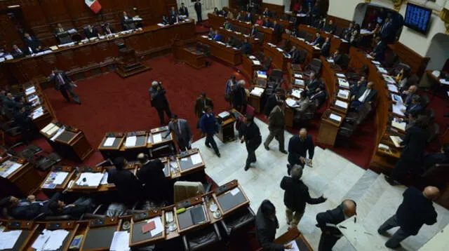 Congreso eligió a polémicos candidatos tras largo debate.