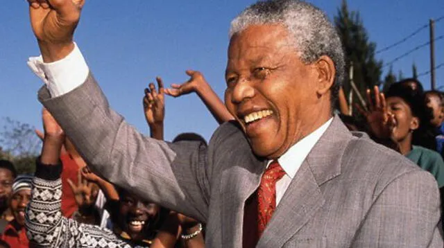 Nelson Mandela, ex presidente de Sudáfrica y Premio Nobel de la Paz.