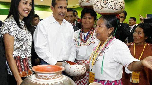 Ollanta Humala pide dar un paso al costado a Pilar Freitas.