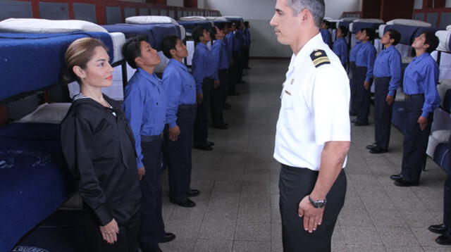 Con el director de la Escuela de Grumetes, comandante Rafael Tragodara.