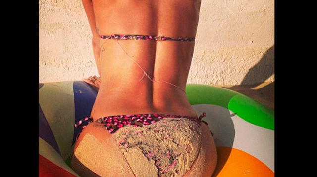 Instagram: Rihanna Ass, fue el título de su caliente foto.