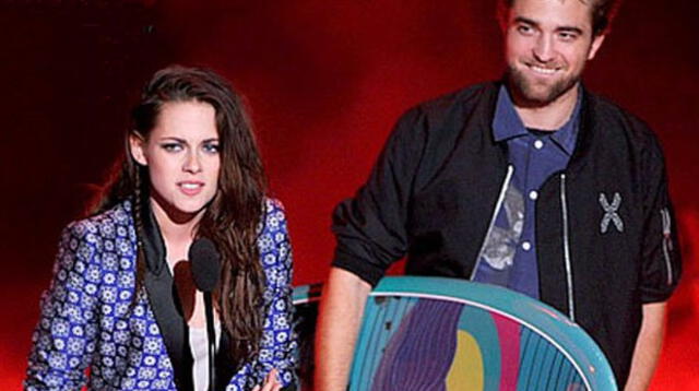 Kristen Stewart y Robert Pattinson en una foto de archivo de los Teen Choice Awards 2012