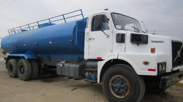 PCM envía camiones cisternas de agua a zona afectada por sismo en Arequipa