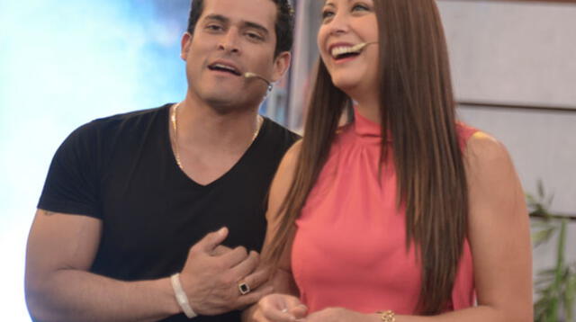 Christian Dominguez y Karla Tarazona confirman romance en 'Hola a todos'