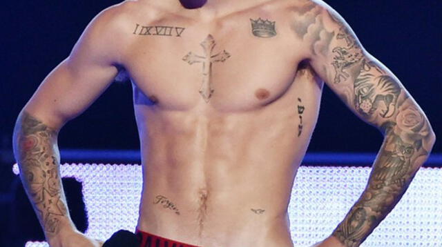 Justin bieber modeló sus tatuajes y ropa interior