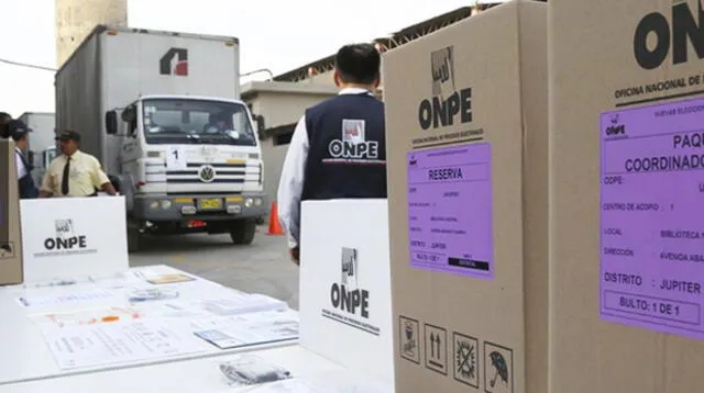 ONPE inició distribución de material electoral a todo el país.