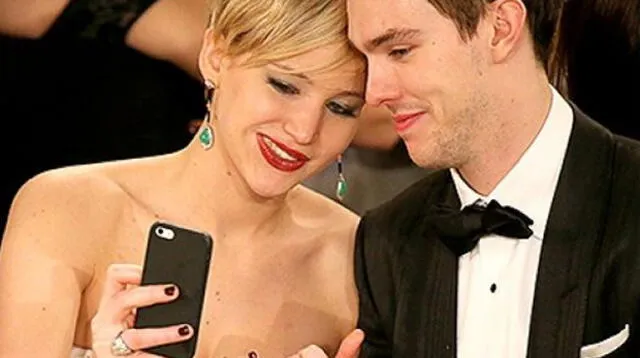 Nicholas Hoult habló de las fotos íntimas filtradas de su exnovia, Jennifer Lawrence