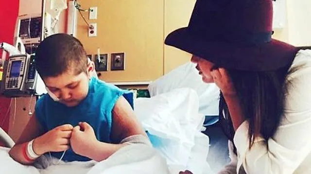 Selena Gómez llevó alegría a los pequeños pacientes del Hospital de Niños de Los Ángeles