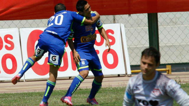 Ávila celebra el primer gol de los celestes en Moquegua.  