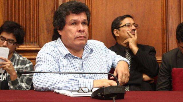 Congresista afirmó que tiene que investigarse el crimen de Ezequiel Nolasco.