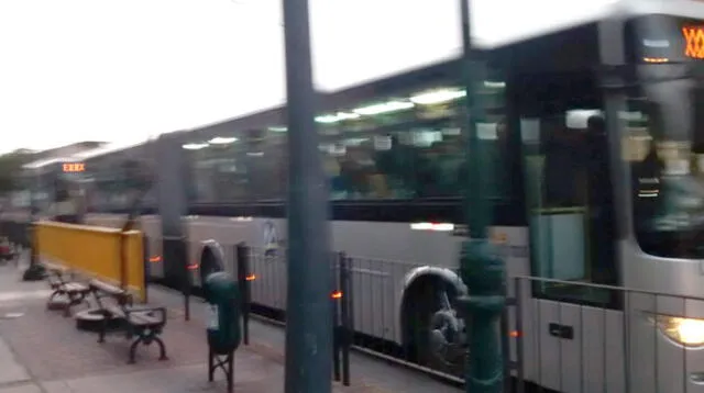 También hubo procesión pero de buses del Metropolitano.