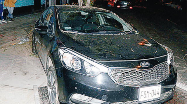 Asaltó a varios peatones y cómplices lo abandonaron. Robaban con granada.