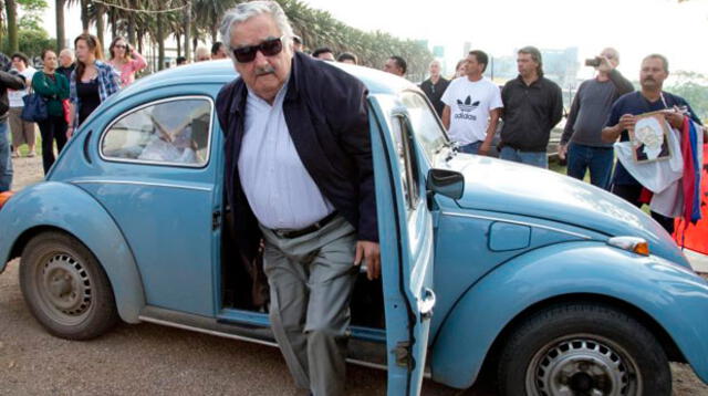 Ofrecen un millón a José Mujica por auto viejo.