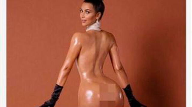 Kim Kardashian muestra su voluptuoso trasero.