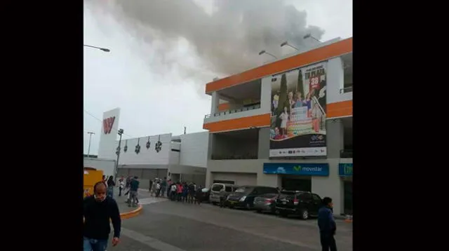 Incendio en Plaza San Miguel fue controlado por los trabajadores.
