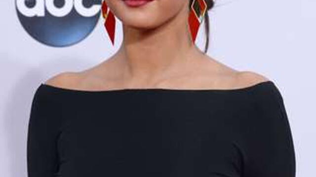 Selena Gómez seductora en negro en los American Music Awards 2014