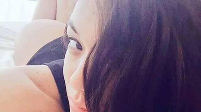 Jazmín Pinedo muestra sus encantos en Twitter.