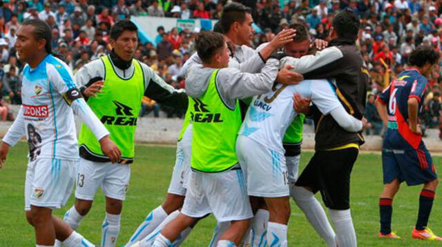 Los jugadores puneños celebran su clasificación.