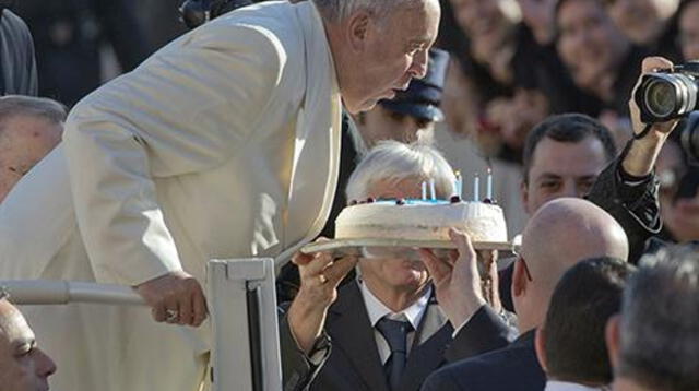 Papa Francisco cumple hoy 78 años y lo festejó entre fieles.