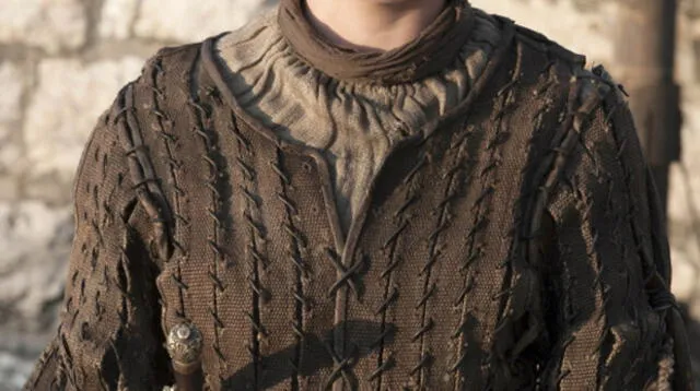 El cabello de Arya Stark lucía un poco crecido en la segunda mitad de la tercer temporada y en la cuarta.