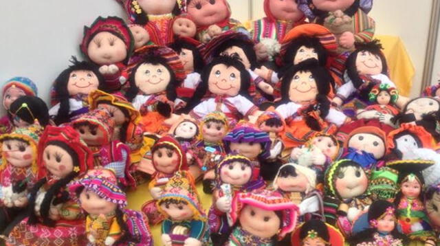 Esta navidad regala juguetes con motivos peruanos, a la venta en el Campo de Marte.