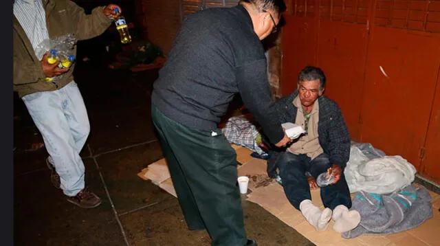 Indigientes se doblaron de felicidad con solidaridad del Arzobispado de Lima.