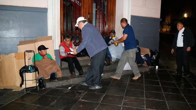 Nadie de la gente de calle se quedó sin su pedazo.