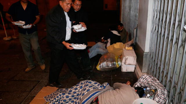 El cuarto de pollo a la braza, la gaseosa y un panetoncito cayó bien.