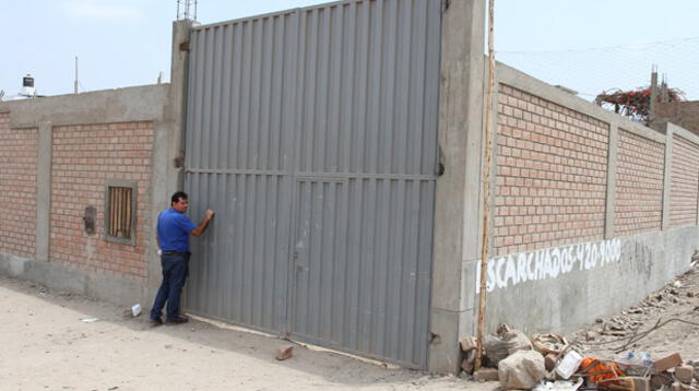 Los sospechosos portaban bombas caseras.