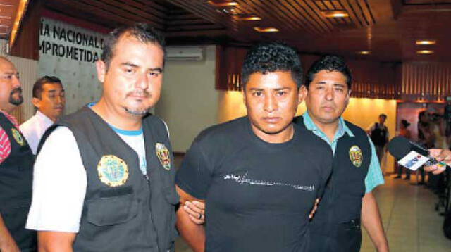 Luis Rivas Páucar en sede de la Dirincri. Detectives sospechan que no actuó solo.