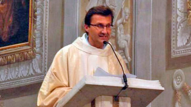 Anuncio de párroco Claudio Cavallo conmovió a todos los feligreses de su iglesia.