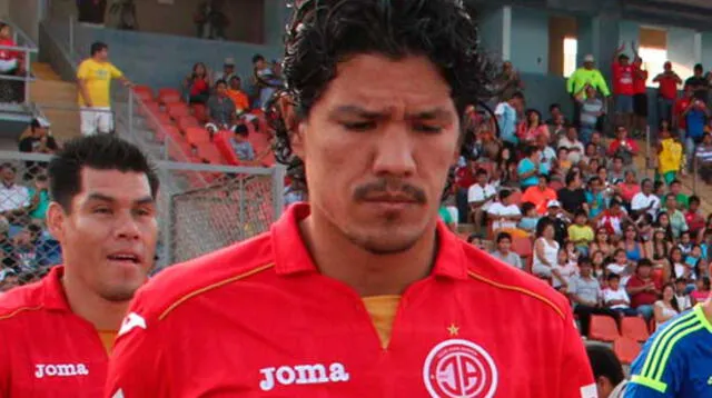 Vílchez jugó un buen partido ante los bolivianos.