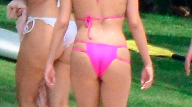 Selena Gómez sorprende por subida de peso en playa de México. 