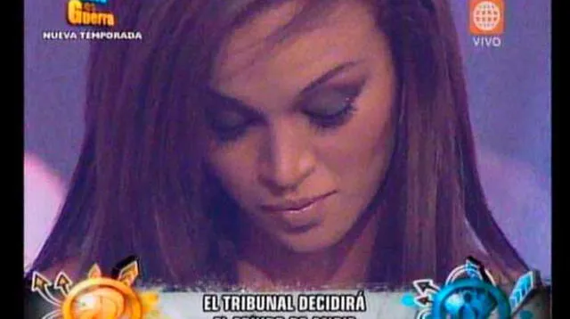 Esta cara puso Angie Arizaga al ver rechazo de Nicola Porcella. 