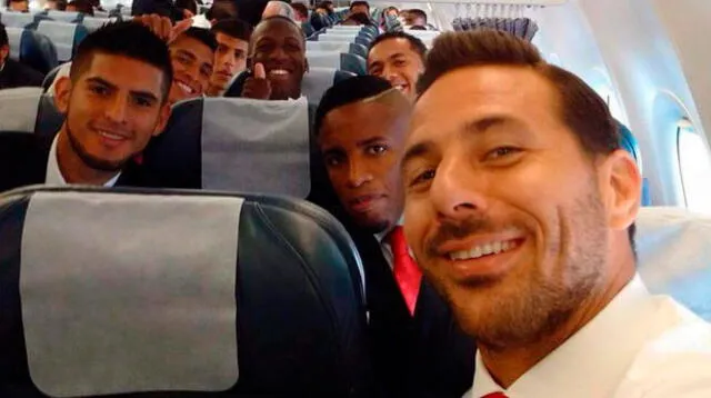Pizarro y la selección durante su viaje a Viña de Mar, para el partido ante Venezuela.